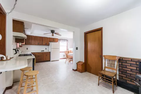 Entry Way - 511 Willow St, Maple Park, IL 60151 photo 3 of 5