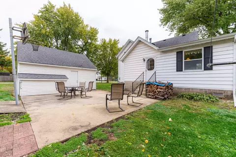 Exterior - 511 Willow St, Maple Park, IL 60151 photo 5 of 6