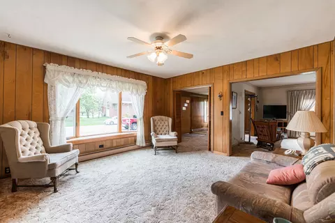 Living - 511 Willow St, Maple Park, IL 60151 photo 3 of 5