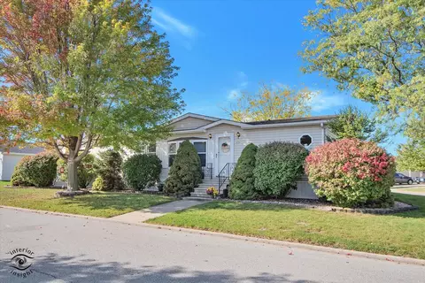 821 Garden Dr, Manteno, IL 60950