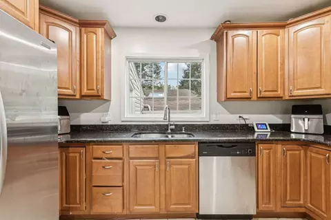 Kitchen - 21008 Apollo Cir, Olympia Fields, IL 60461 photo 2 of 3