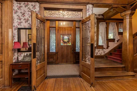 Entry Way - 1111 E Grove St E, Bloomington, IL 61701 photo 2 of 13