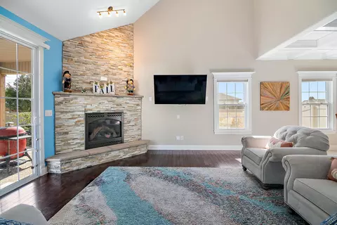 Living - 1230 Eagle Bluff Dr, Bourbonnais, IL 60914 photo 3 of 3