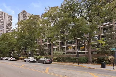 1555 N Sandburg Ter #607K, Chicago, IL 60610