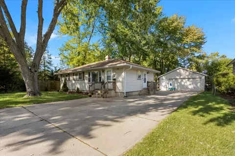 1747 W Illinois Ave, Aurora, IL 60506