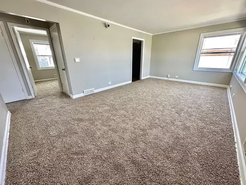 Living - 1152 Hiawatha Dr, Elgin, IL 60120 photo 1 of 3