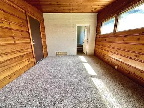 Living - 1152 Hiawatha Dr, Elgin, IL 60120 photo 3 of 3