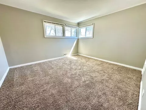 Bedroom - 1152 Hiawatha Dr, Elgin, IL 60120 photo 4 of 4