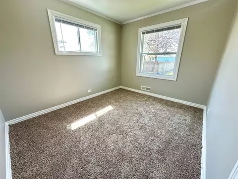 Bedroom - 1152 Hiawatha Dr, Elgin, IL 60120 photo 2 of 4