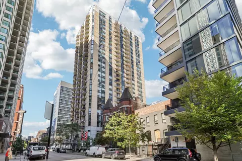 70 W Huron St #2210, Chicago, IL 60654