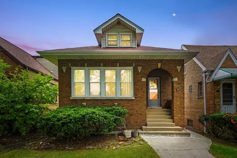 5133 N Marmora Ave, Chicago, IL 60630