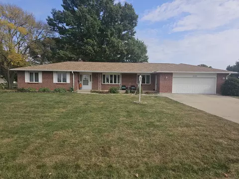 1005 Hermes Heights Dr, Rock Falls, IL 61071