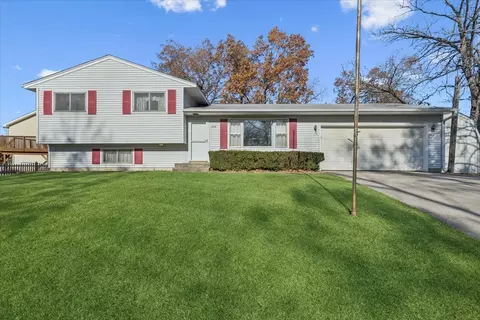 8518 Coral Rd, Wonder Lake, IL 60097