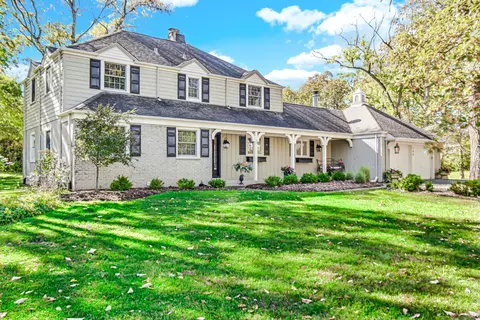 106 Cornwall Dr, Crete, IL 60417