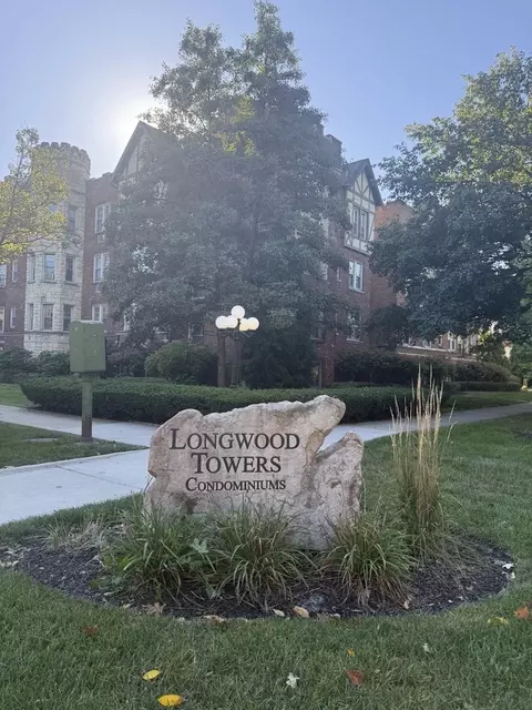 10905 S Longwood Dr #3, Chicago, IL 60643