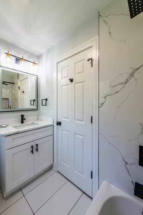 Bath - 312 Pine St, Deerfield, IL 60015 photo 3 of 7