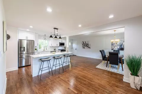 Kitchen - 312 Pine St, Deerfield, IL 60015 photo 1 of 7
