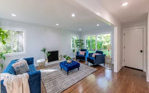 Living - 312 Pine St, Deerfield, IL 60015 photo 1 of 3