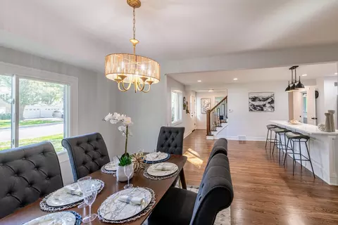 Dining - 312 Pine St, Deerfield, IL 60015 photo 4 of 4