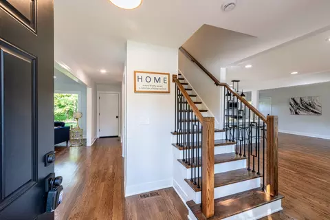 Entry Way - 312 Pine St, Deerfield, IL 60015 photo 1 of 6
