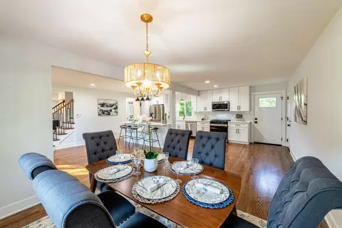 Dining - 312 Pine St, Deerfield, IL 60015 photo 2 of 4