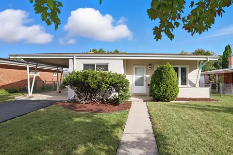 8554 W Bruce Dr, Niles, IL 60714