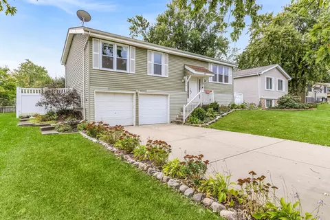 557 Cottonwood Cir, Bolingbrook, IL 60440