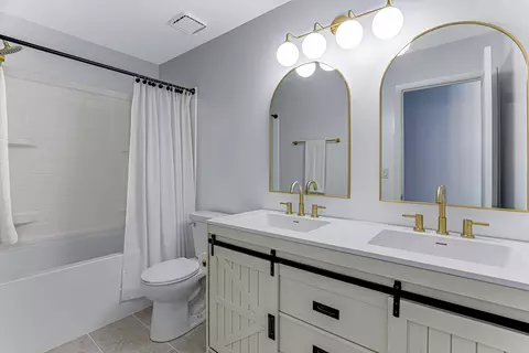 Bath - 24307 Sheffield Ln, Plainfield, IL 60585 photo 3 of 3