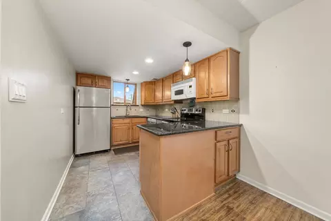 Kitchen - 4955 134th Pl #2A, Crestwood, IL 60418 photo 2 of 2