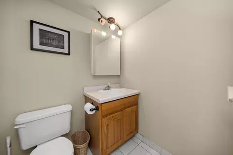 Bath - 4955 134th Pl #2A, Crestwood, IL 60418 photo 2 of 2