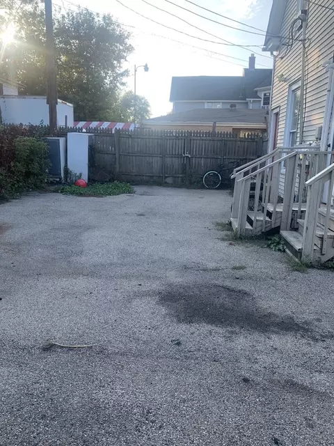613 Washington St, Waukegan, IL 60085