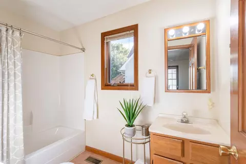 409 S Hale St, Wheaton, IL 60187 photo 8