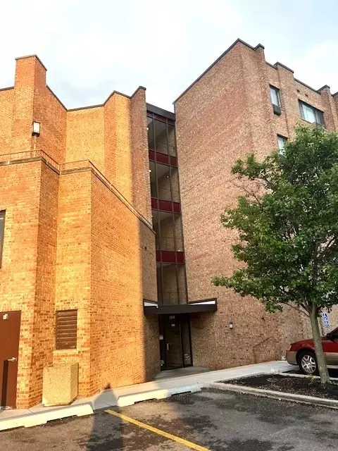 5348 N Cumberland Ave #204, Chicago, IL 60656