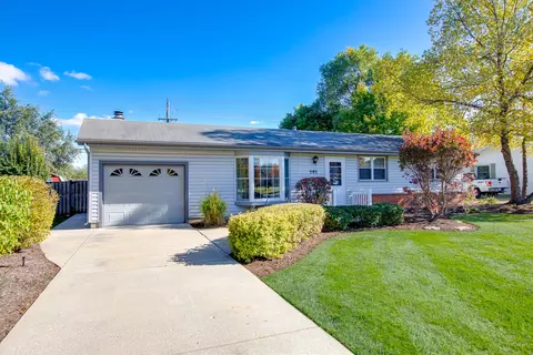 291 Blackhawk Dr, Carol Stream, IL 60188