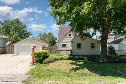 230 Brierhill Dr, Round Lake Park, IL 60073