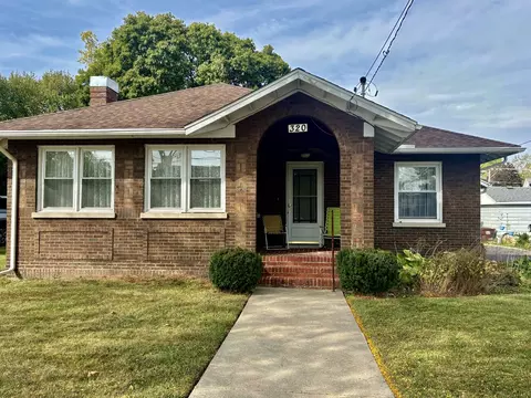 320 E Hurlbut Ave, Belvidere, IL 61008