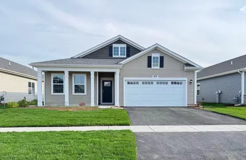 829 Mesa Ln, Pingree Grove, IL 60140