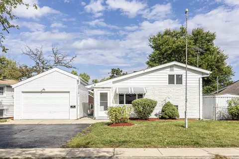 336 Delaware St, Carpentersville, IL 60110