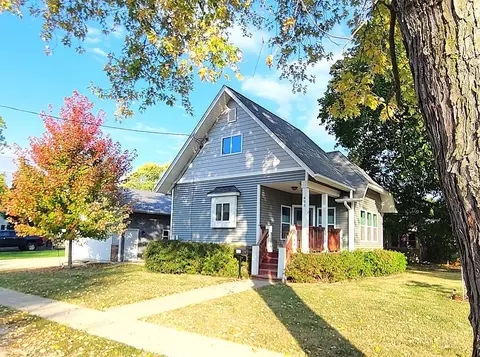 405 N Center St, Plano, IL 60545