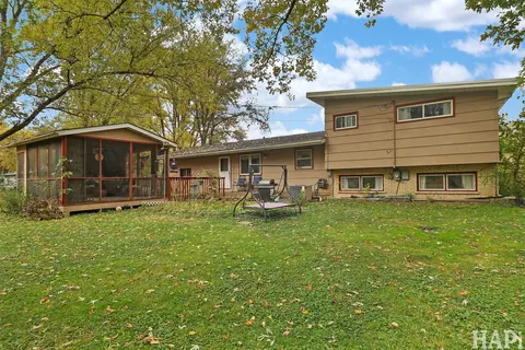 Exterior - 1711 Beechnut Dr, Holiday Hills, IL 60051 photo 3 of 7