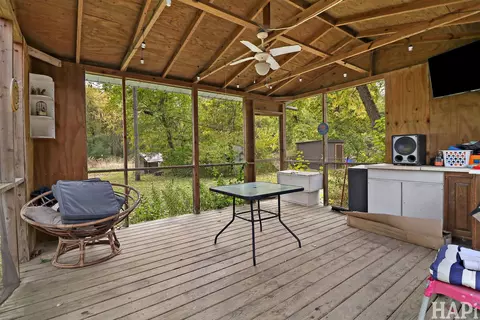 Exterior - 1711 Beechnut Dr, Holiday Hills, IL 60051 photo 6 of 7