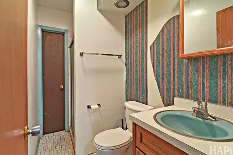 Bath - 1711 Beechnut Dr, Holiday Hills, IL 60051 photo 2 of 2