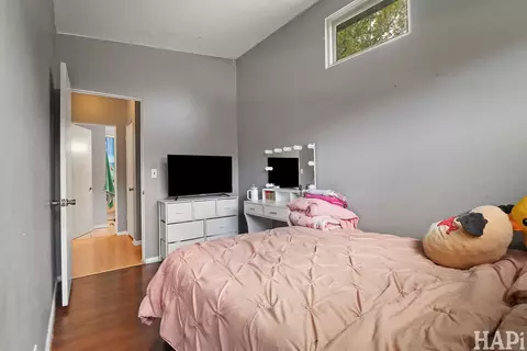 Bedroom - 1711 Beechnut Dr, Holiday Hills, IL 60051 photo 2 of 7