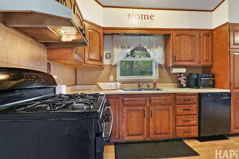Kitchen - 1711 Beechnut Dr, Holiday Hills, IL 60051 photo 1 of 3