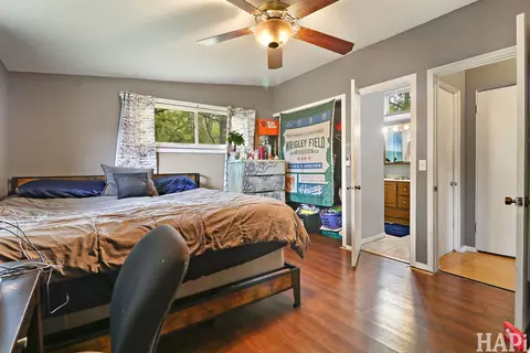 Bedroom - 1711 Beechnut Dr, Holiday Hills, IL 60051 photo 7 of 7