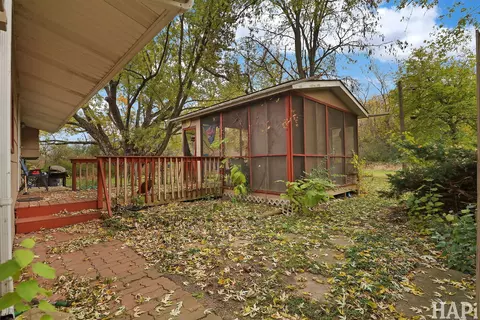 Exterior - 1711 Beechnut Dr, Holiday Hills, IL 60051 photo 5 of 7