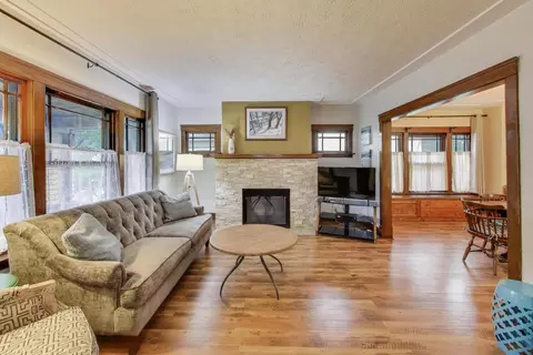 Living - 3418 Wesley Ave, Berwyn, IL 60402 photo 1 of 3