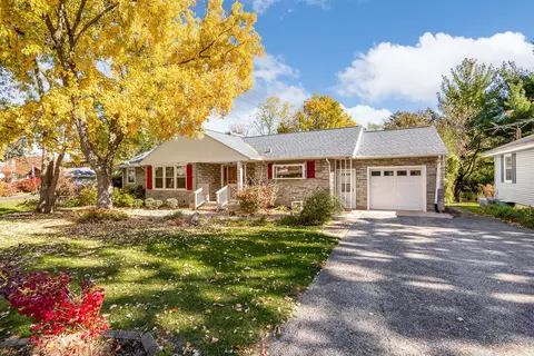 4915 Pershing Ave, Downers Grove, IL 60515