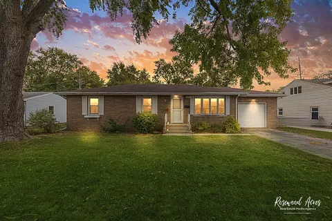 590 Jonette Ave, Bradley, IL 60915