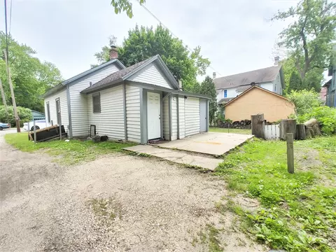Exterior - 8 Walker Pl, Elgin, IL 60120 photo 1 of 2